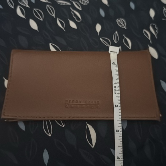 Vintage Perry Ellis Wallet - Picture 5 of 5